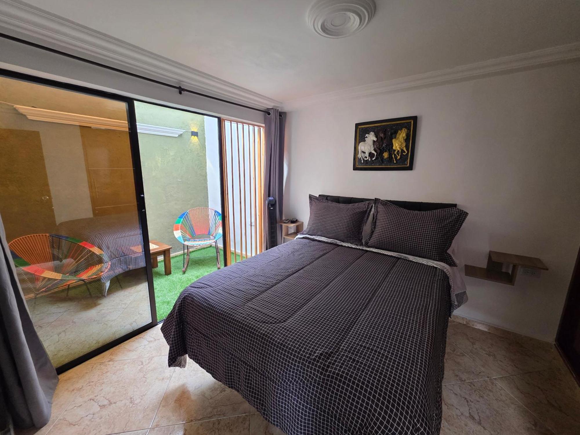 Entero A 800metros Estación Poblado Apartamento *